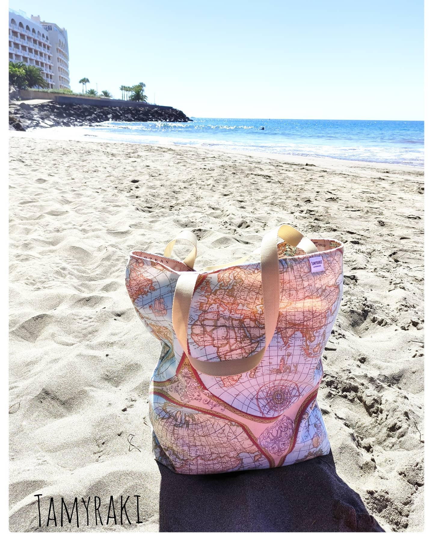 Bolso Tamyraki — origen: , 