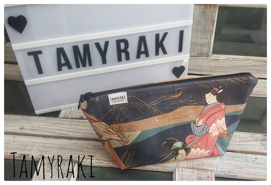 Neceser Tamyraki — origen: , 